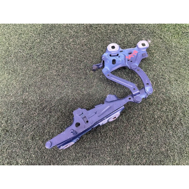 Петля капота (кузов і елементи) BMW X1 F48 2016 2.0 41007427126