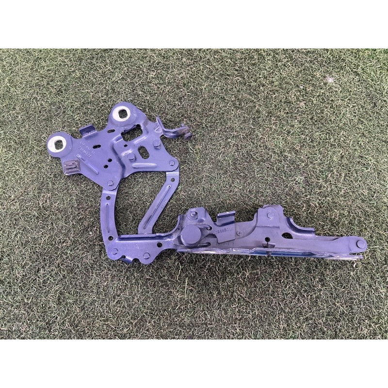 Петля капота (кузов і елементи) BMW X1 F48 2016 2.0 41007427126