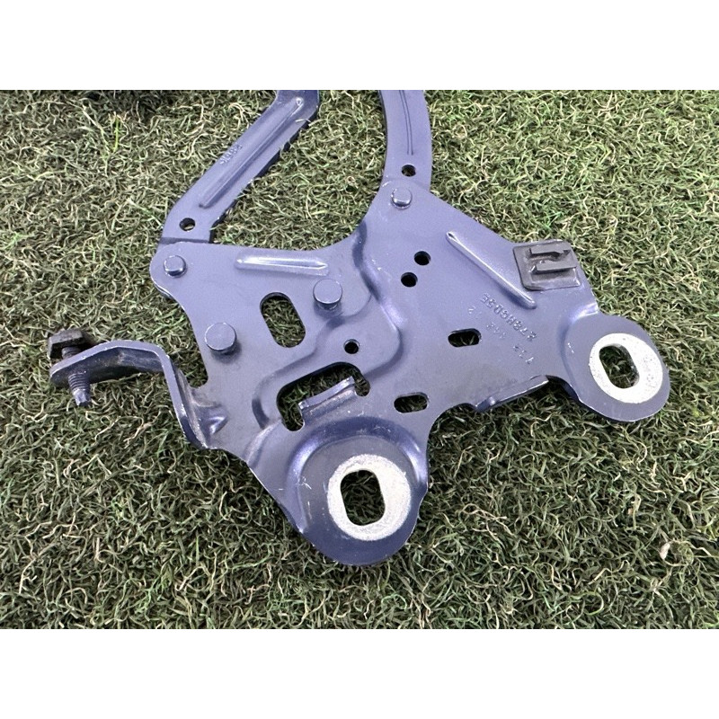 Петля капота (кузов і елементи) BMW X1 F48 2016 2.0 41007427126