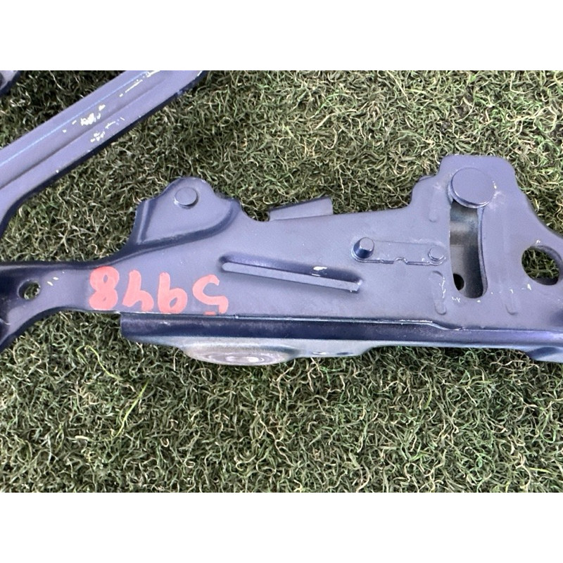 Петля капота (кузов і елементи) BMW X1 F48 2016 2.0 41007427125