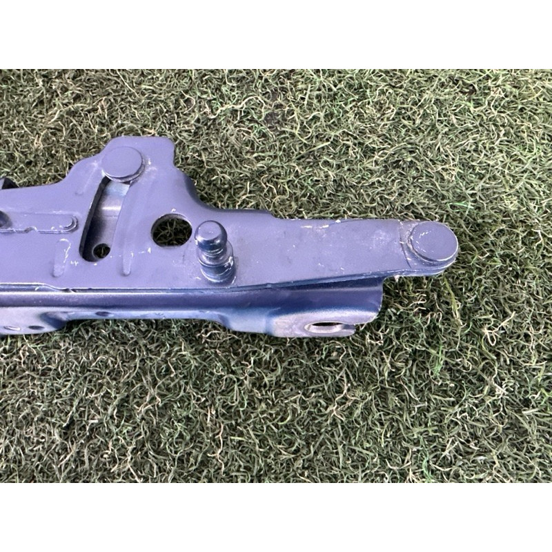 Петля капота (кузов і елементи) BMW X1 F48 2016 2.0 41007427125