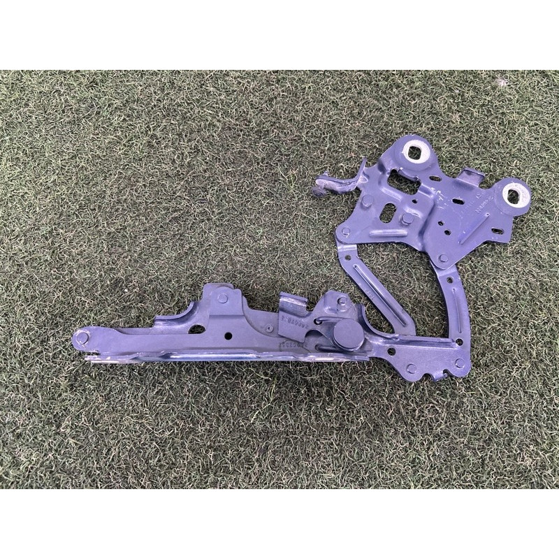 Петля капота (кузов і елементи) BMW X1 F48 2016 2.0 41007427125
