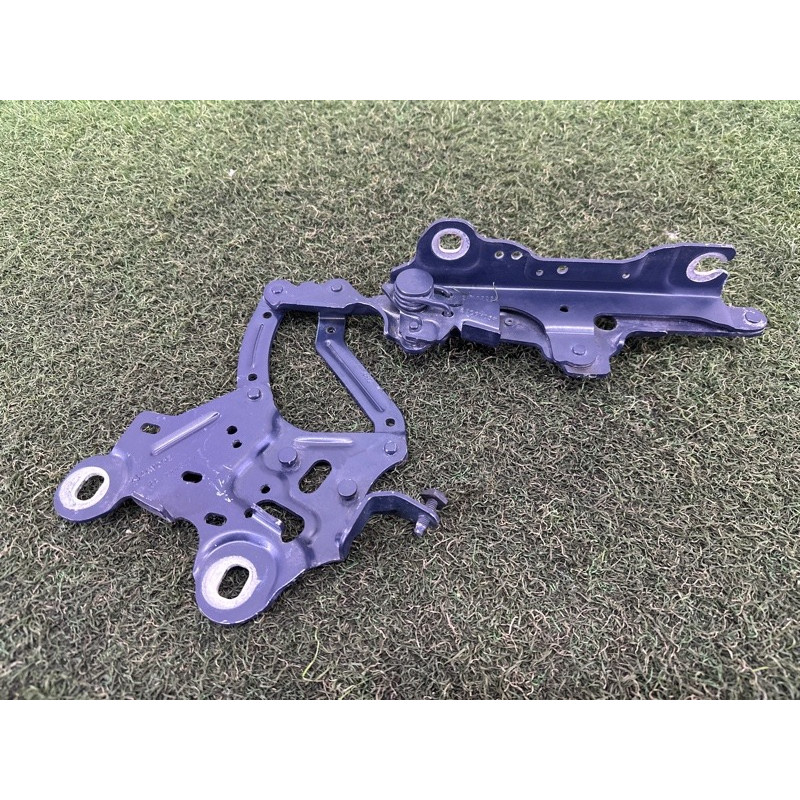 Петля капота (кузов і елементи) BMW X1 F48 2016 2.0 41007427125