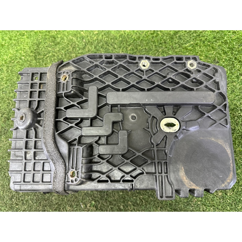 Підставка акумулятора (кузов и элементы) LAND ROVER Discovery Sport L550 2016 2.0 LR023753