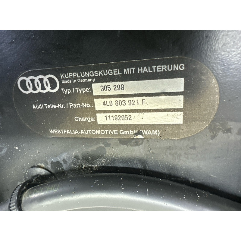 Фаркоп (кузов і елементи) AUDI Q7 4L 2015 3.0 CNRB 4L0803921M