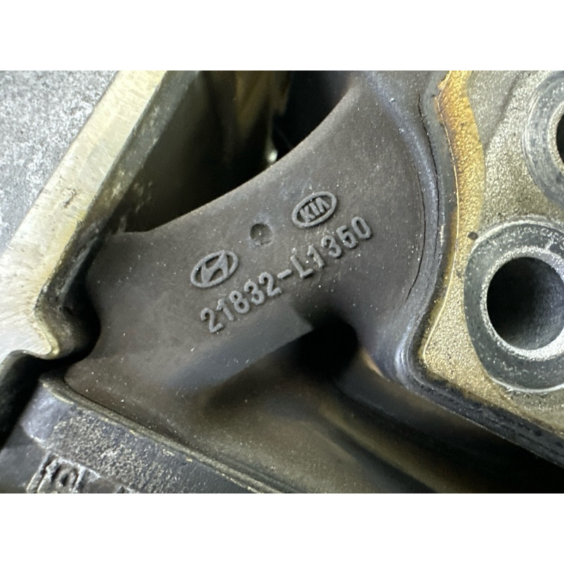 Подушка двигуна (двигатель и элементы) Hyundai Sonata DN8 2020 2.5 21830L1350