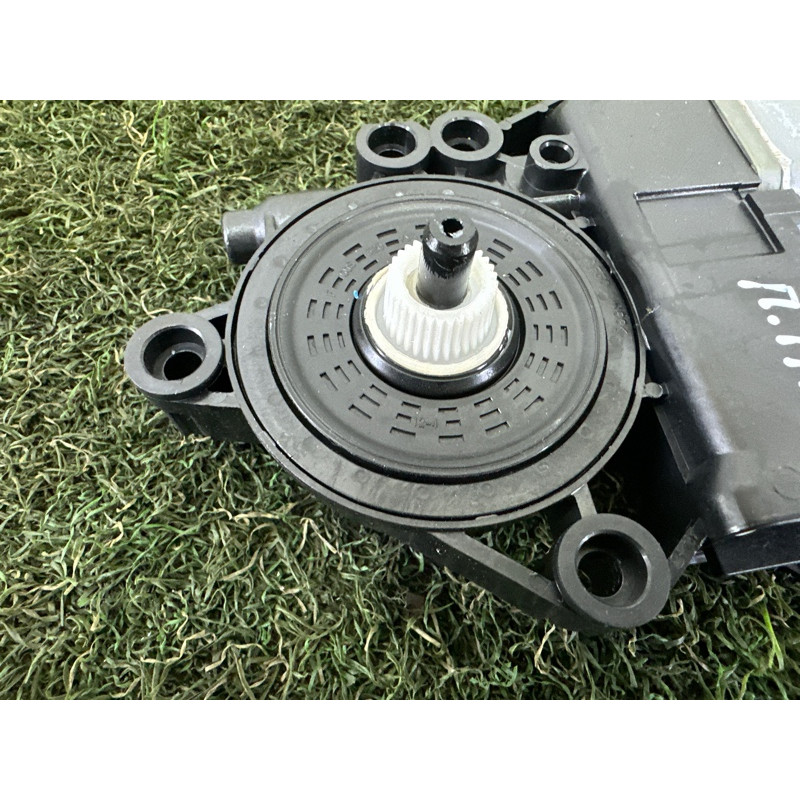Мотор склопідйомника (электрика) Hyundai Sonata DN8 2020 2.5 82460L1010