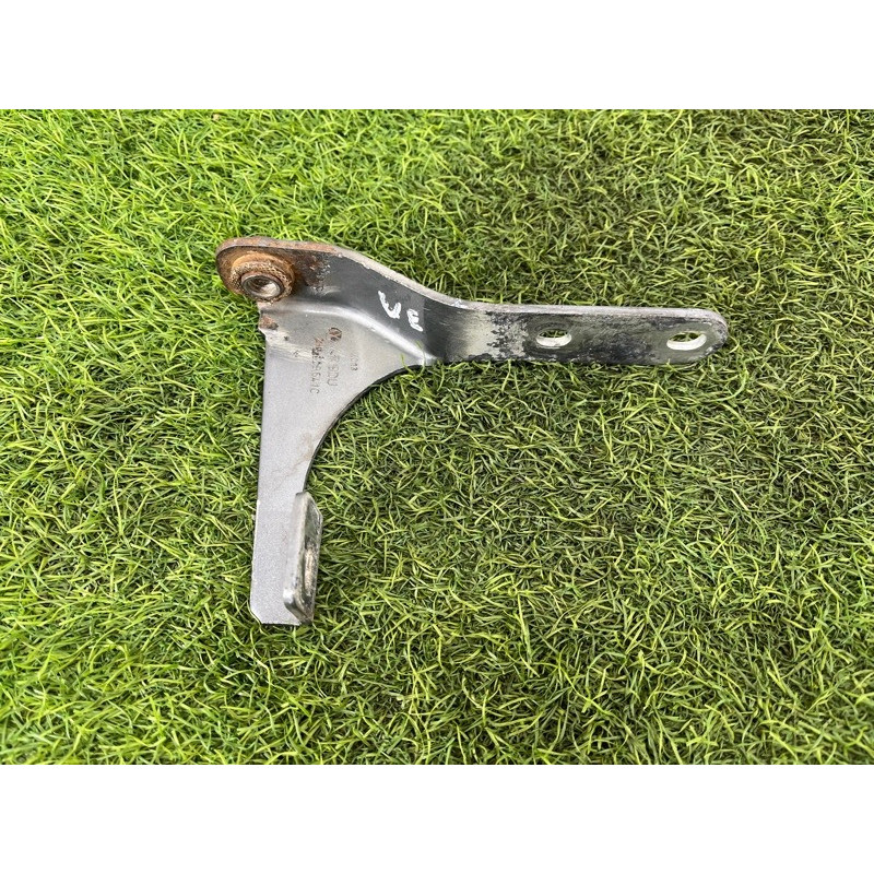 Петля багажника (кузов і елементи) Volkswagen Amarok 2H 2.0 2H5829641D