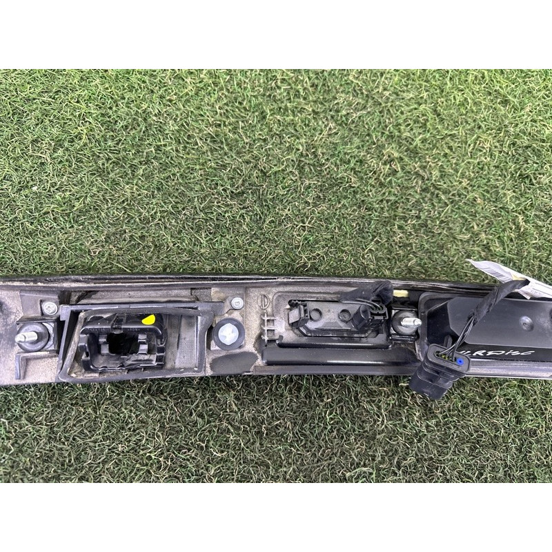 Накладка крышки багажника (кузов и элементы) LAND ROVER Discovery Sport L550 2016 2.0 LR077721