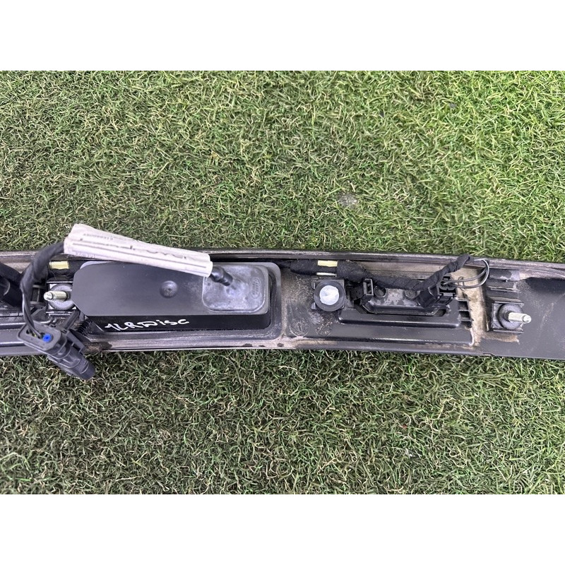 Накладка крышки багажника (кузов и элементы) LAND ROVER Discovery Sport L550 2016 2.0 LR077721