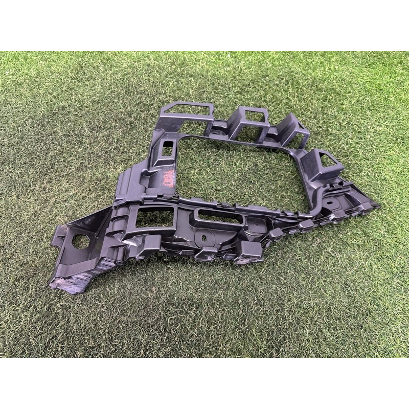 Крепление бампера (кузов и элементы) Volkswagen Touareg NF 2013 3.6 CGRA 7P6807375B