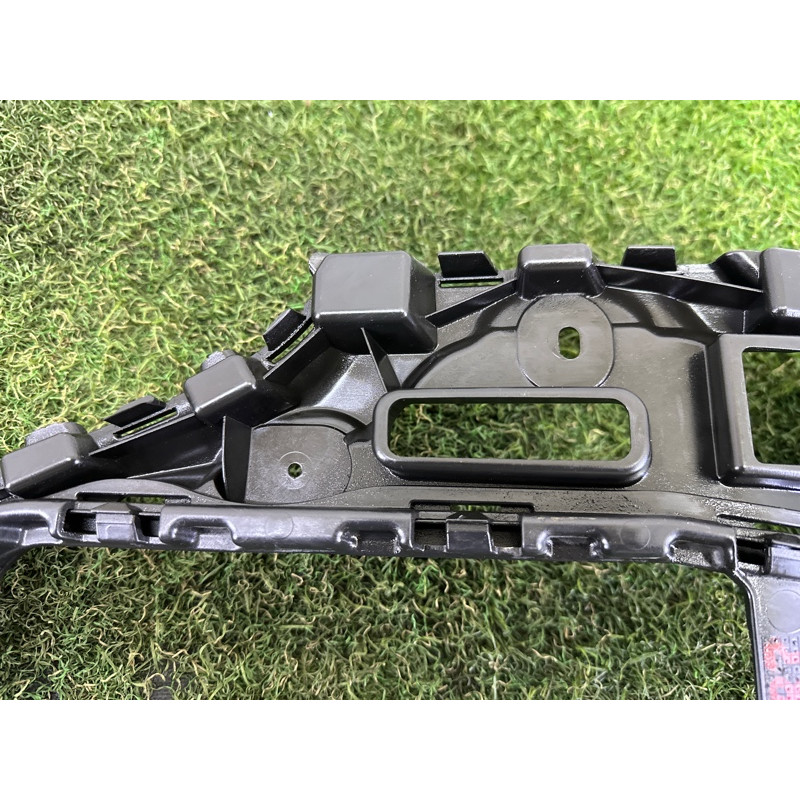 Крепление бампера (кузов и элементы) Volkswagen Touareg NF 2013 3.6 CGRA 7P6807375B