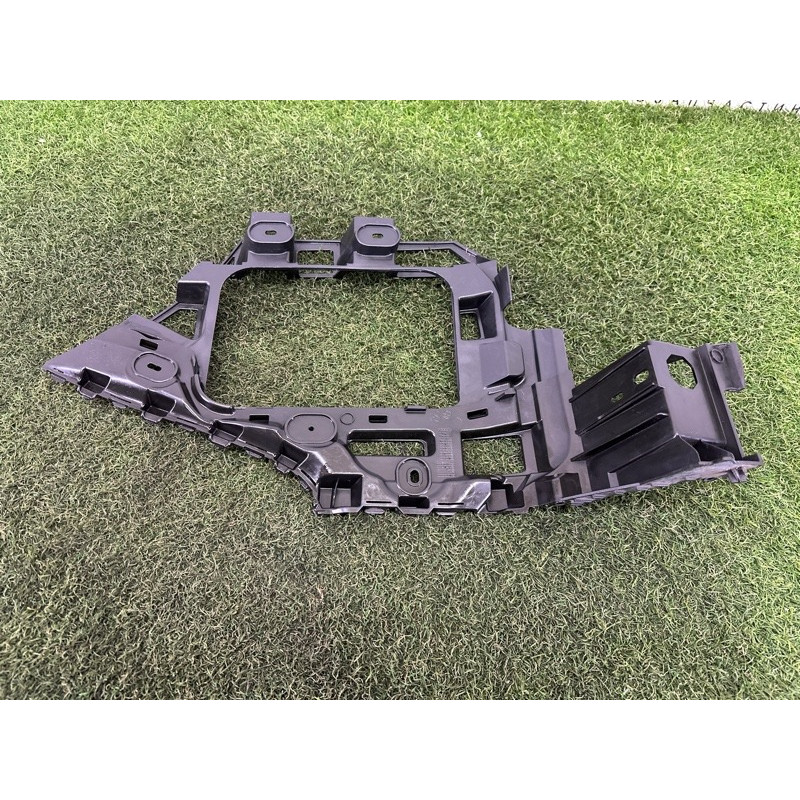 Крепление бампера (кузов и элементы) Volkswagen Touareg NF 2013 3.6 CGRA 7P6807375B