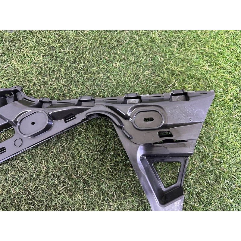 Крепление бампера (кузов и элементы) Volkswagen Touareg NF 2013 3.6 CGRA 7P6807375B