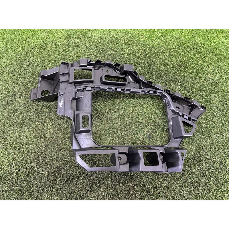 Крепление бампера (кузов и элементы) Volkswagen Touareg NF 2013 3.6 CGRA 7P6807376B