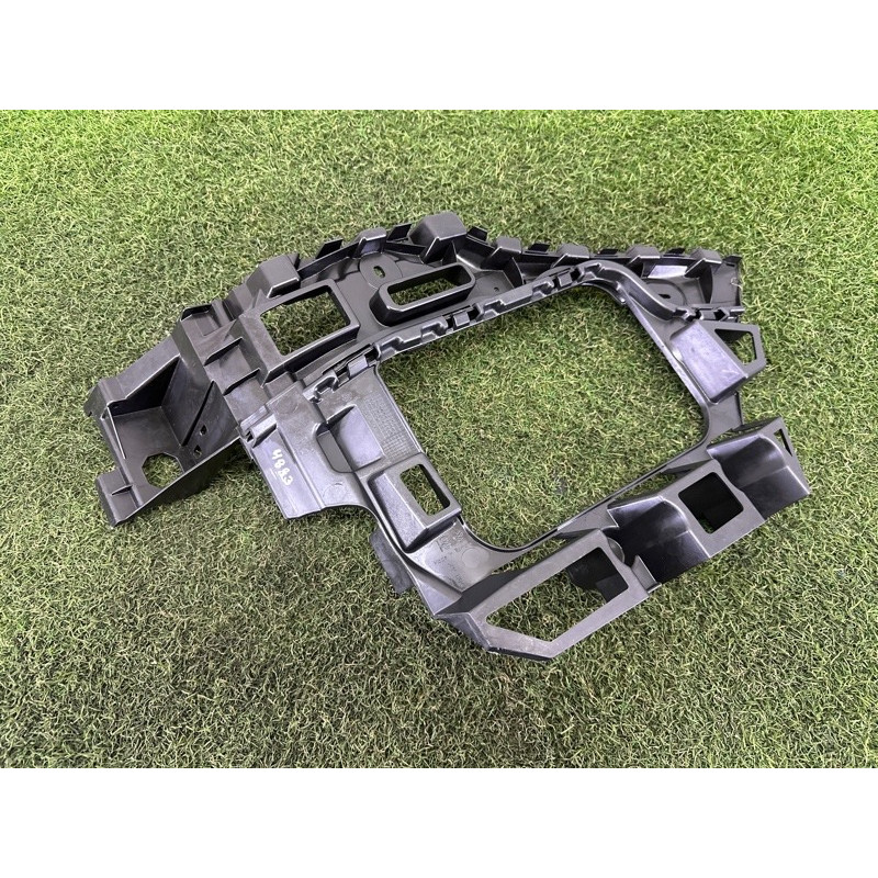 Крепление бампера (кузов и элементы) Volkswagen Touareg NF 2013 3.6 CGRA 7P6807376B