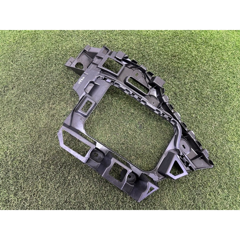 Крепление бампера (кузов и элементы) Volkswagen Touareg NF 2013 3.6 CGRA 7P6807376B