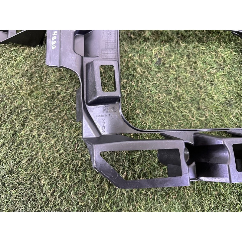 Крепление бампера (кузов и элементы) Volkswagen Touareg NF 2013 3.6 CGRA 7P6807376B