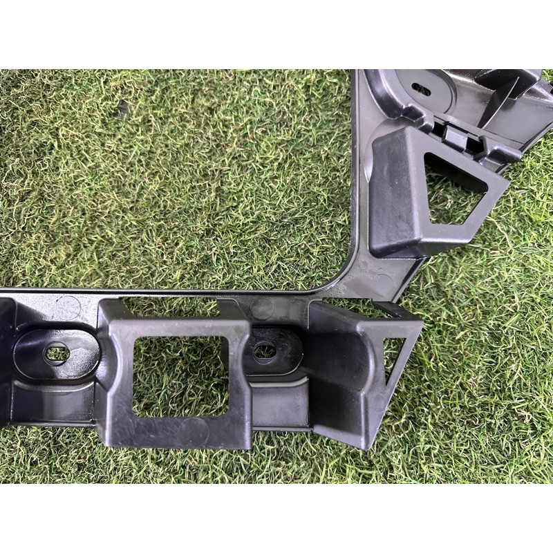 Крепление бампера (кузов и элементы) Volkswagen Touareg NF 2013 3.6 CGRA 7P6807376B