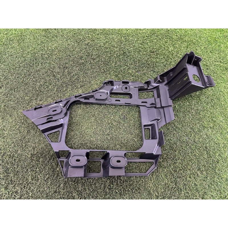 Крепление бампера (кузов и элементы) Volkswagen Touareg NF 2013 3.6 CGRA 7P6807376B