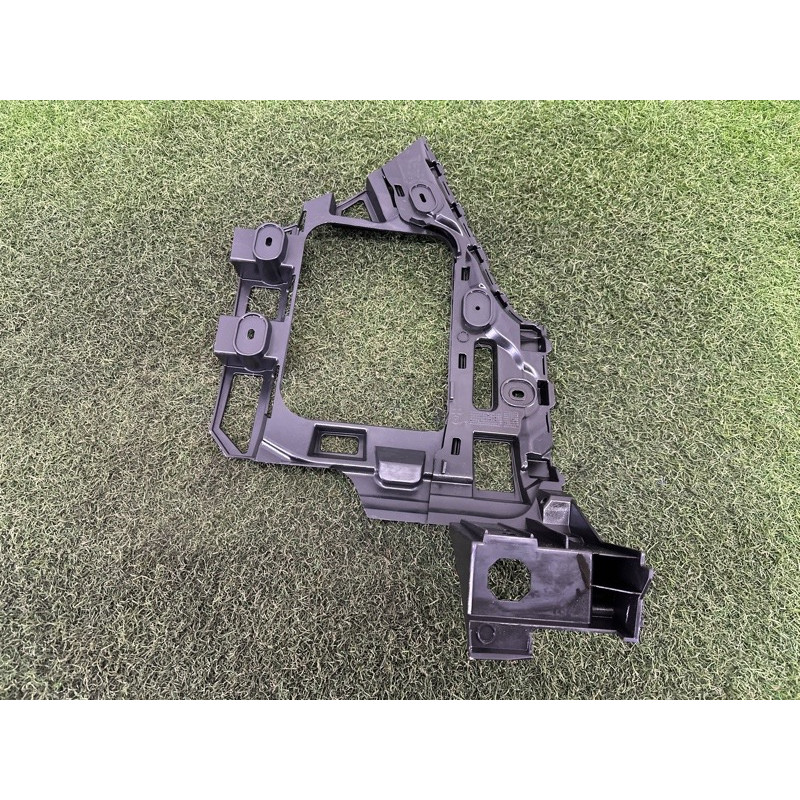 Крепление бампера (кузов и элементы) Volkswagen Touareg NF 2013 3.6 CGRA 7P6807376B