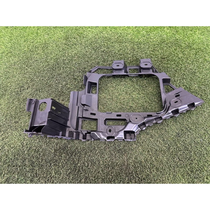 Крепление бампера (кузов и элементы) Volkswagen Touareg NF 2013 3.6 CGRA 7P6807376B