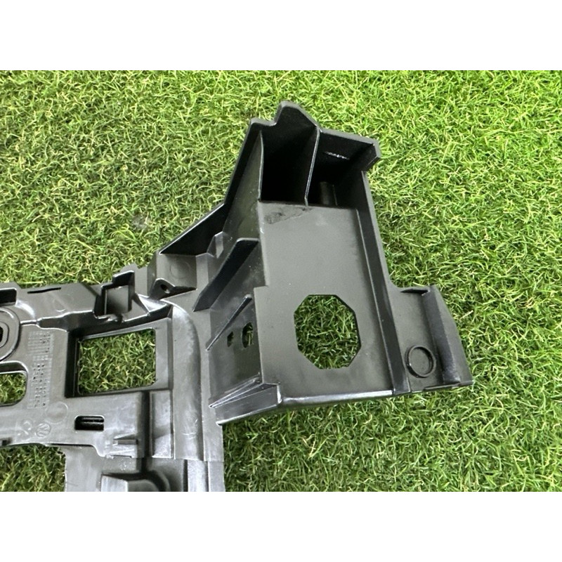 Крепление бампера (кузов и элементы) Volkswagen Touareg NF 2013 3.6 CGRA 7P6807376B