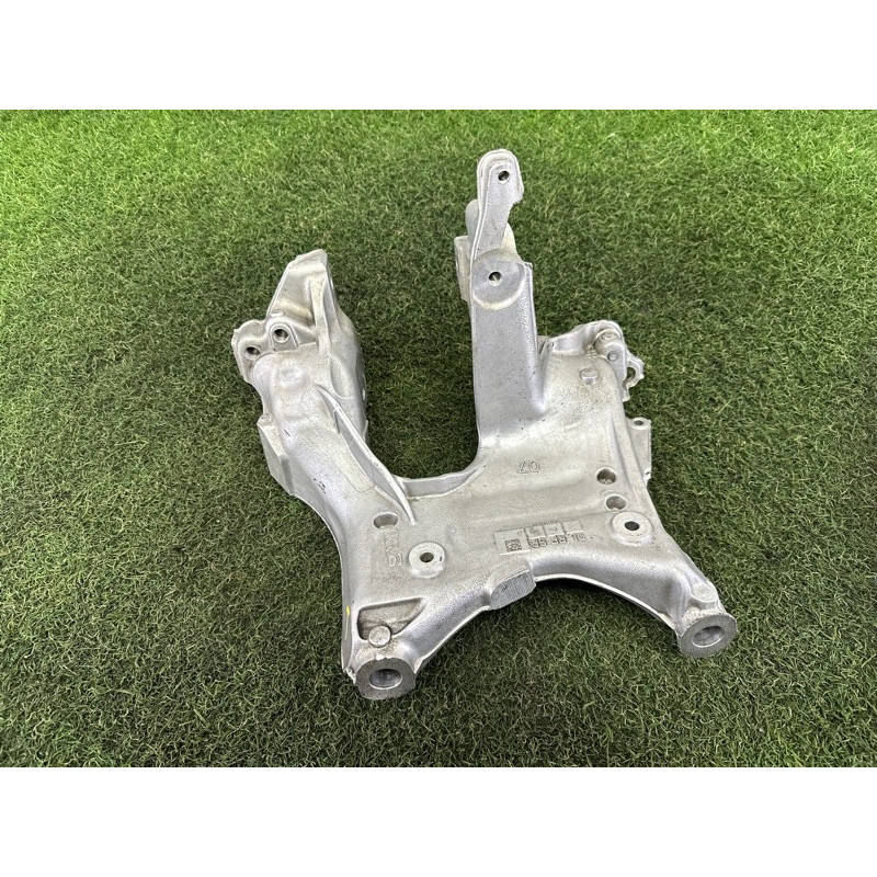 Кронштейн підрамника (підвіска) AUDI Q5 FY 2020 2.0 DJYA 80A399296R