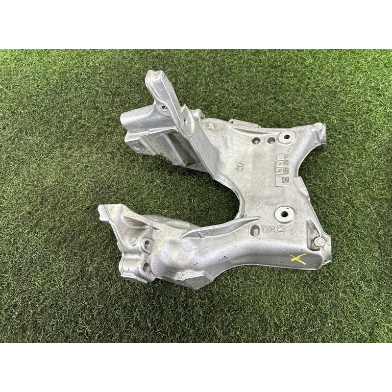 Кронштейн підрамника (підвіска) AUDI Q5 FY 2020 2.0 DJYA 80A399296R