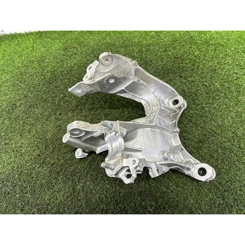 Кронштейн підрамника (підвіска) AUDI Q5 FY 2020 2.0 DJYA 80A399296R
