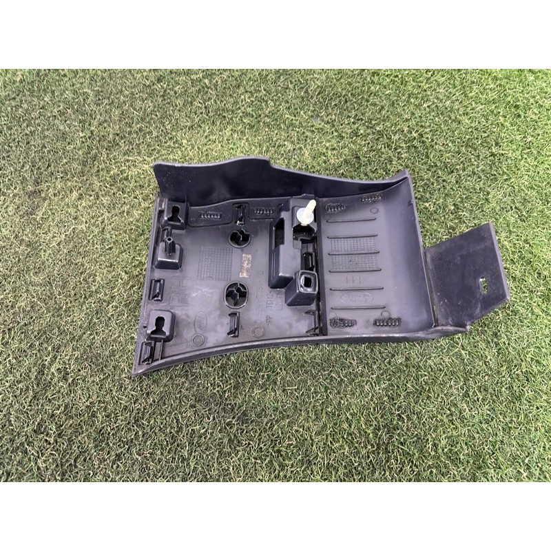 Накладка на крыло (кузов и элементы) LAND ROVER Range Rover L405 2014 5.0 LR048271