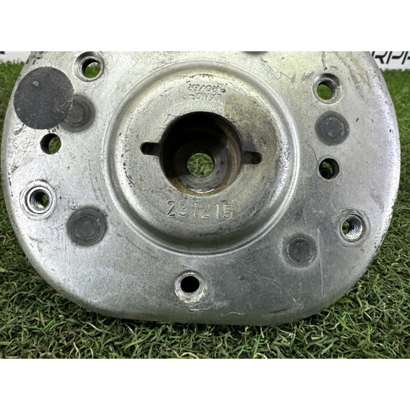Опора стійки (подвеска) LAND ROVER Discovery Sport L550 2016 2.0 LR024477