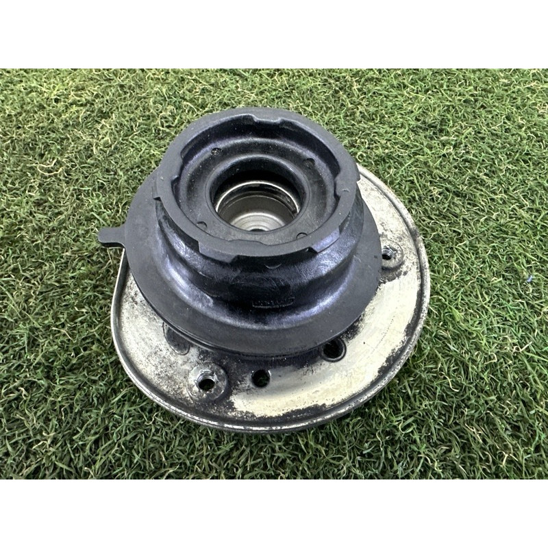 Опора стійки (подвеска) LAND ROVER Discovery Sport L550 2016 2.0 LR024477