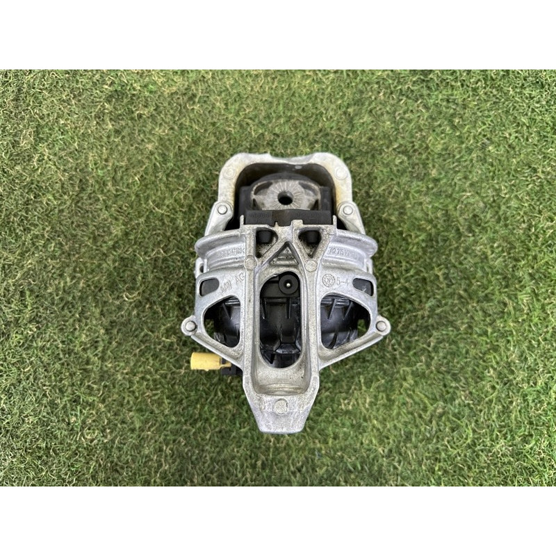 Подушка двигуна (двигун та елементи) AUDI Q5 FY 2020 2.0 DJYA 4M0199372B