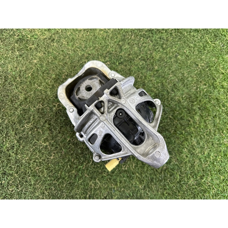Подушка двигуна (двигун та елементи) AUDI Q5 FY 2020 2.0 DJYA 4M0199372B