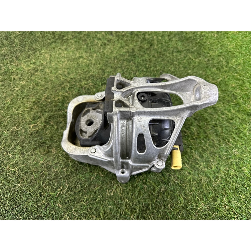 Подушка двигуна (двигун та елементи) AUDI Q5 FY 2020 2.0 DJYA 4M0199372B