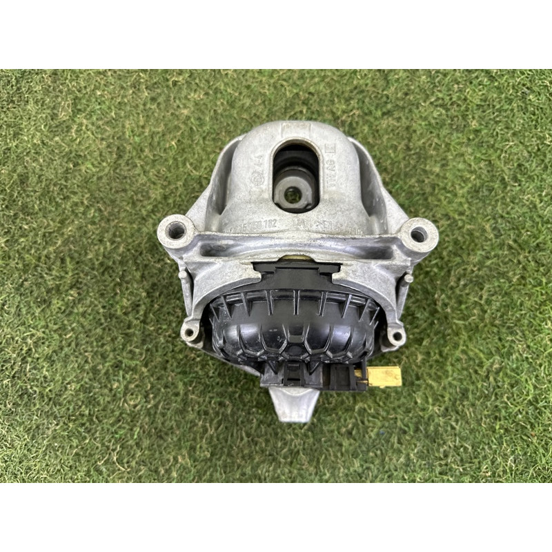 Подушка двигуна (двигун та елементи) AUDI Q5 FY 2020 2.0 DJYA 4M0199372B