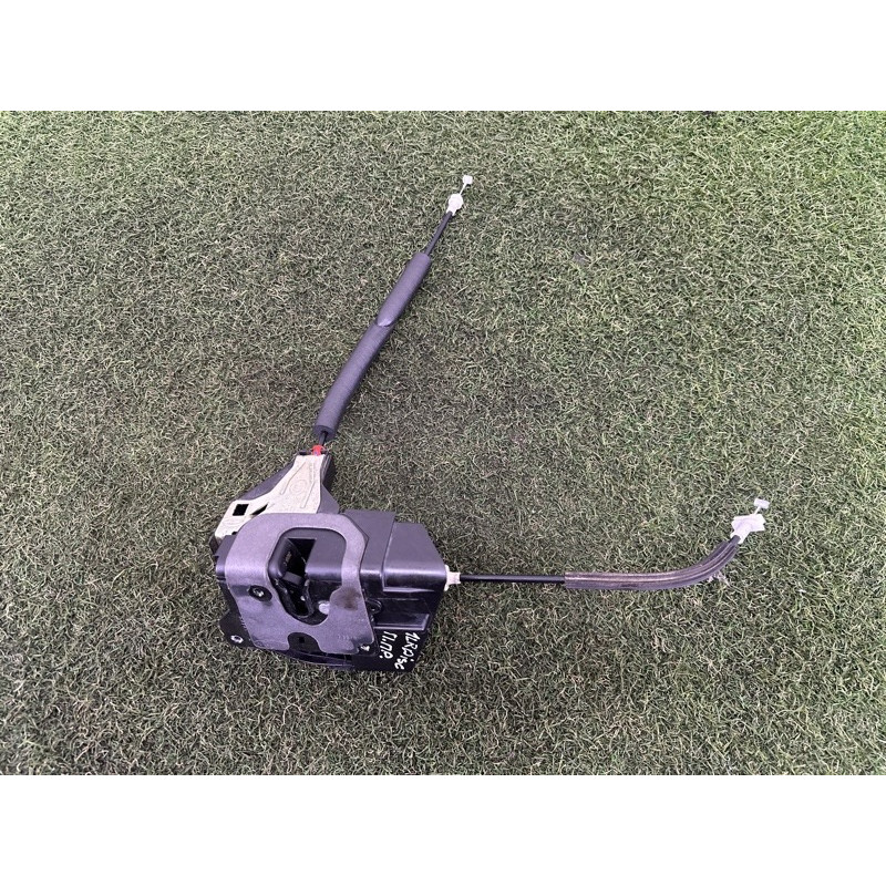 Замок двери (кузов и элементы) LAND ROVER Discovery Sport L550 2016 2.0 LR070437