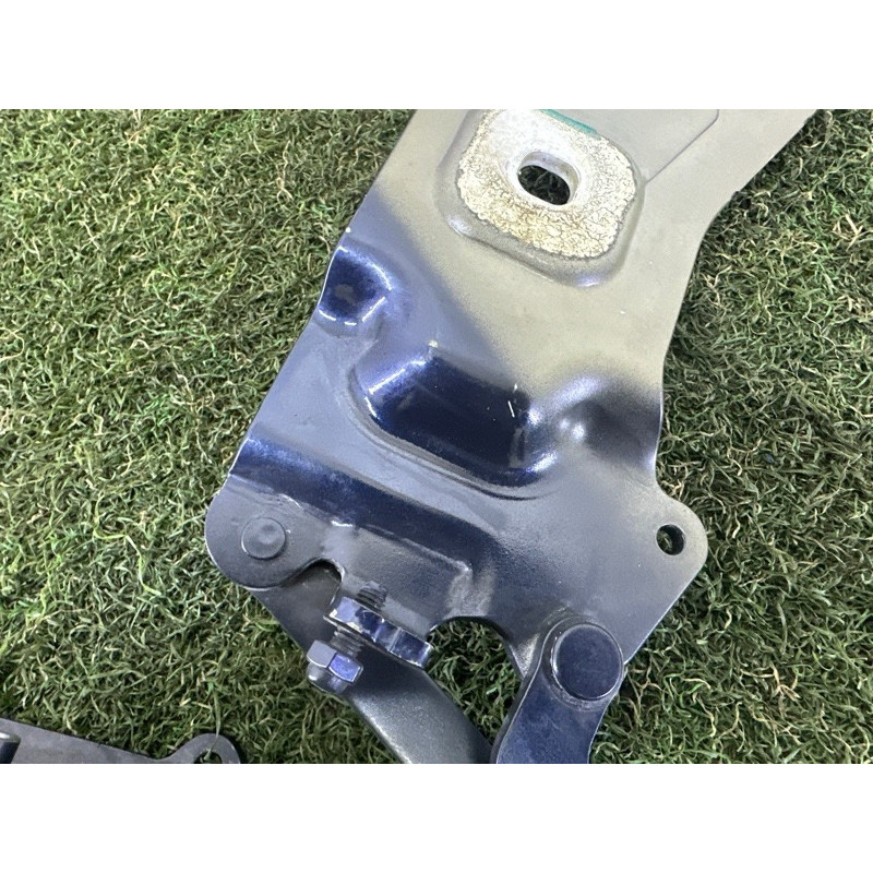 Петля капота (кузов и элементы) BMW X5 E70 2011 3.0 41007198618