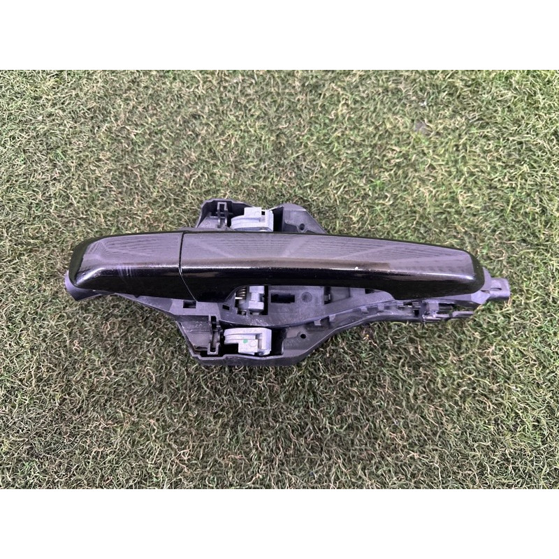 Ручка двері зовнішня (кузов и элементы) LAND ROVER Discovery Sport L550 2016 2.0 LR061201