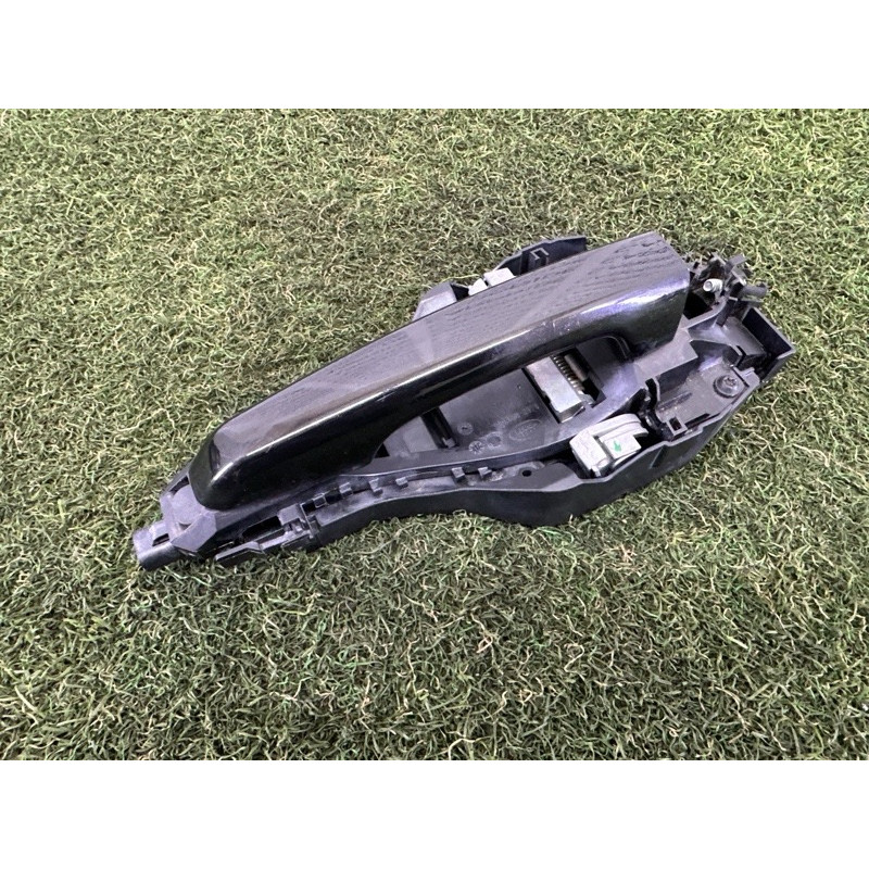 Ручка двері зовнішня (кузов и элементы) LAND ROVER Discovery Sport L550 2016 2.0 LR061201
