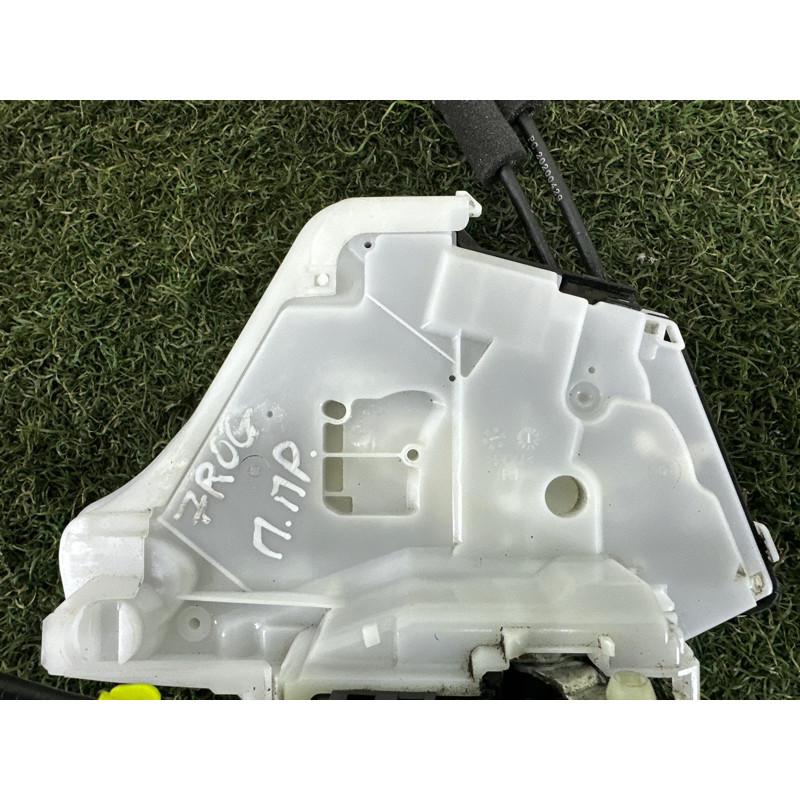 Замок двери (кузов и элементы) Nissan Rogue T33 2021 2.5 805006RA0A