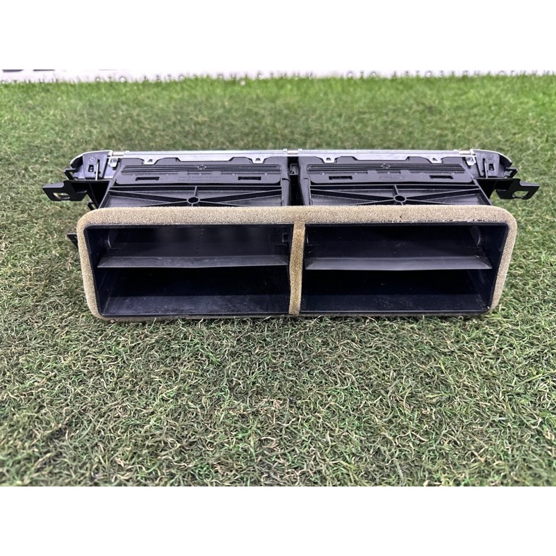 Дефлектор повітроводу (салон) LAND ROVER Range Rover L405 2014 5.0 LR055740