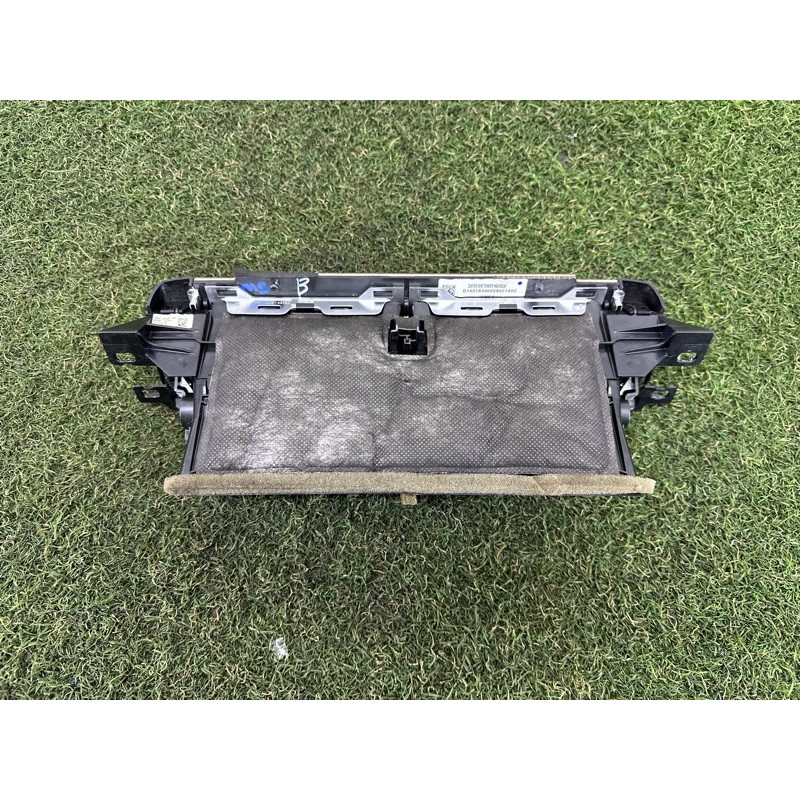Дефлектор повітроводу (салон) LAND ROVER Range Rover L405 2014 5.0 LR055740