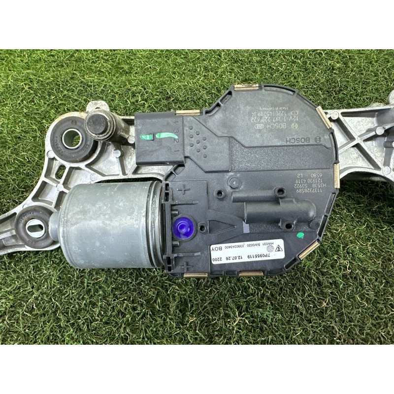 Трапеція склоочисників (кузов і елементи) Volkswagen Touareg NF 2013 3.6 CGRA 7P0955023