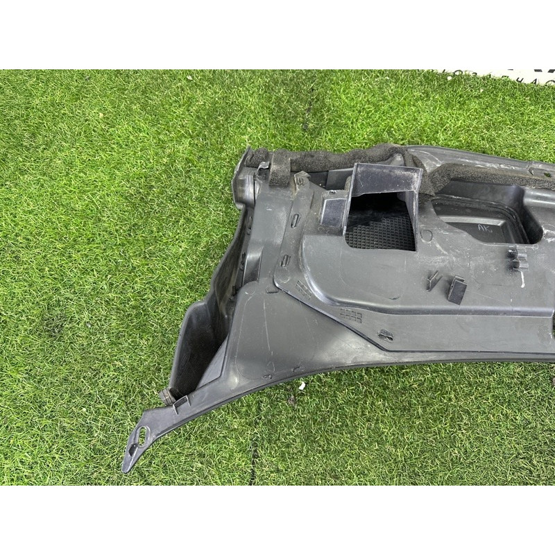 Жабо (кузов и элементы) LAND ROVER Discovery Sport L550 2016 2.0 LR078289