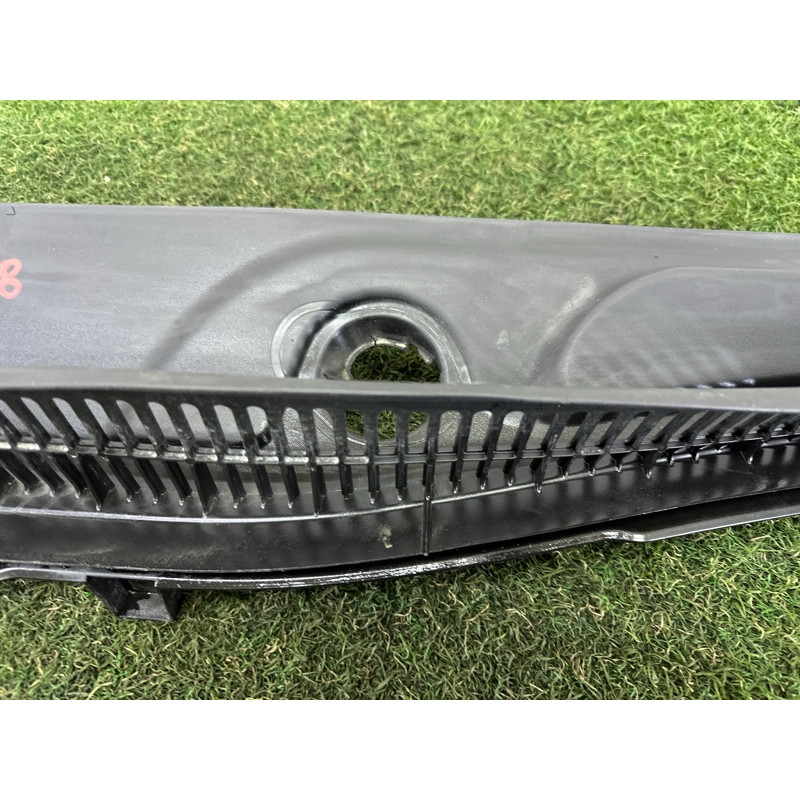 Жабо (кузов и элементы) BMW X1 F48 2016 2.0 51717350591