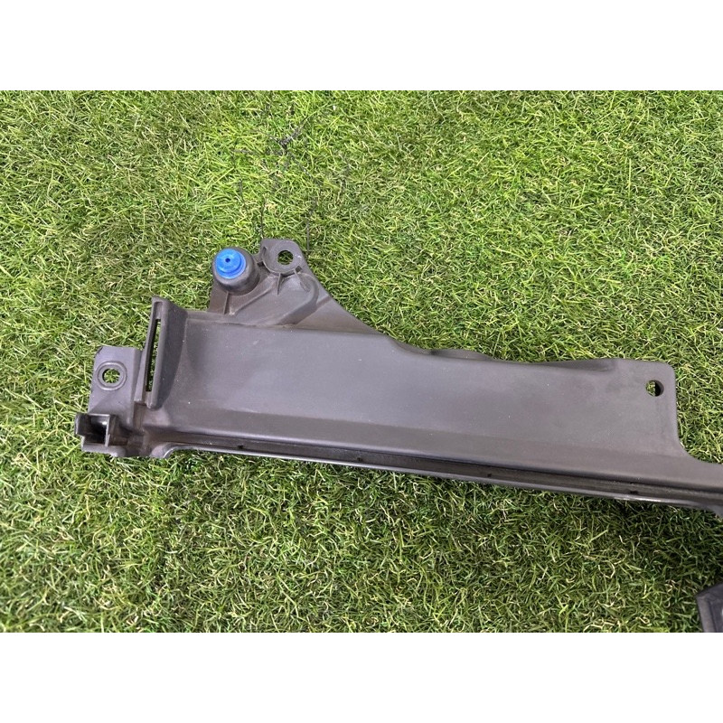 Крепление бампера (кузов и элементы) LAND ROVER Range Rover L405 2014 5.0 LR037923