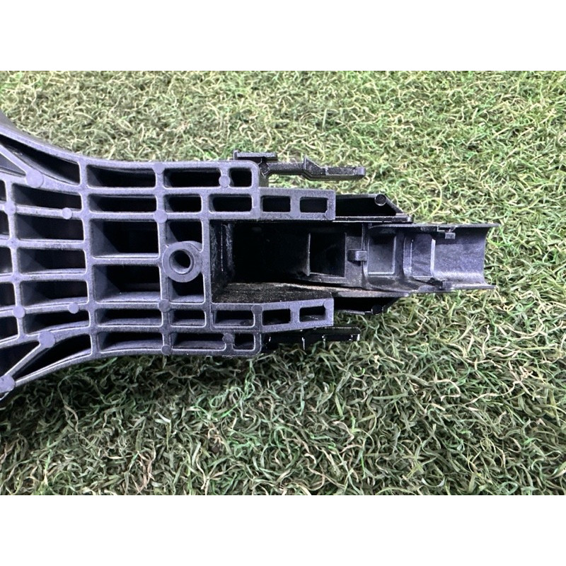 Ручка двері зовнішня (кузов и элементы) LAND ROVER Discovery Sport L550 2016 2.0 LR061201