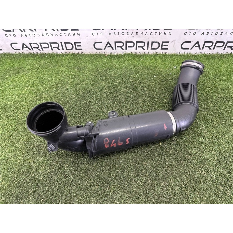 Патрубок повітряного фільтра (подача палива) BMW X1 F48 2016 2.0 13717619268